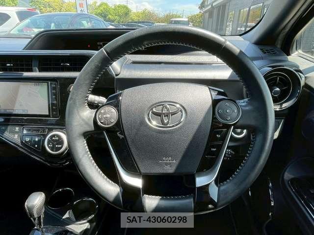 Toyota AQUA 2019-02 8373653-13