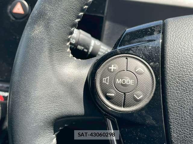 Toyota AQUA 2019-02 8373653-14