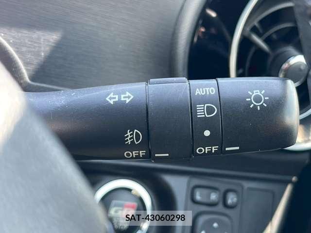 Toyota AQUA 2019-02 8373653-16