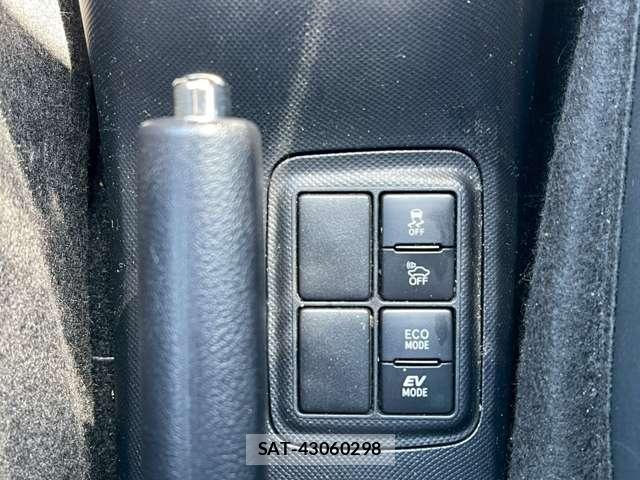 Toyota AQUA 2019-02 8373653-18