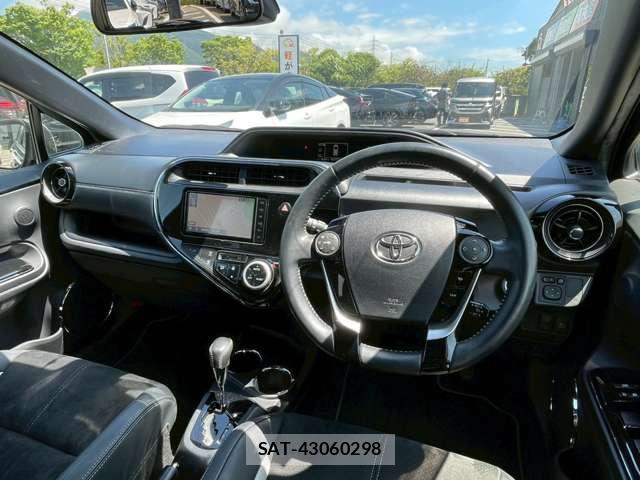 Toyota AQUA 2019-02 8373653-2