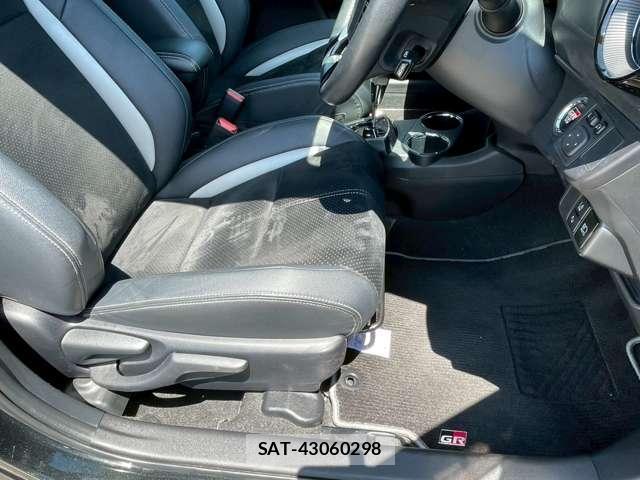 Toyota AQUA 2019-02 8373653-7