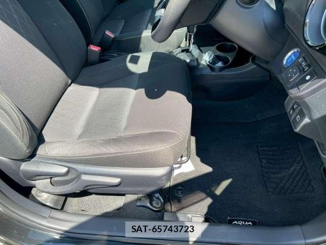 Toyota AQUA 2019-07 8373657-10