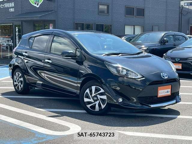 Toyota AQUA 2019-07 8373657-13