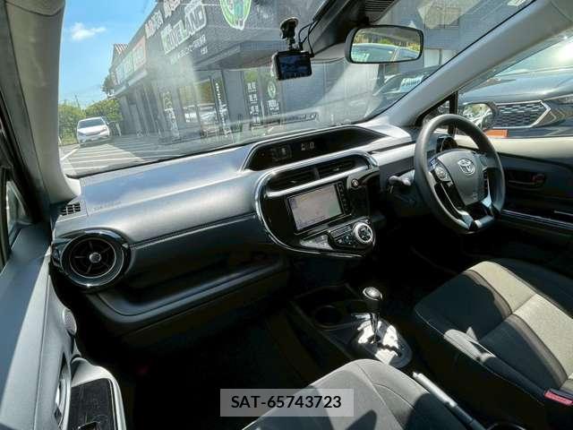 Toyota AQUA 2019-07 8373657-9