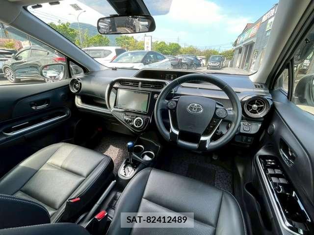 Toyota AQUA 2017-10 8373659-1