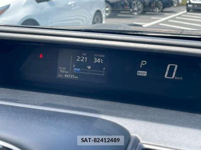Toyota AQUA 2017-10 8373659-11