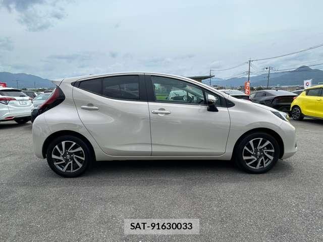 Toyota AQUA 2025-04 8373671-3