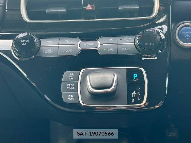 Toyota AQUA 2022-08 8373673-13