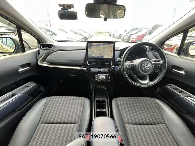 Toyota AQUA 2022-08 8373673-2