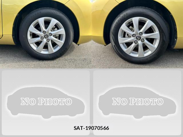 Toyota AQUA 2022-08 8373673-8