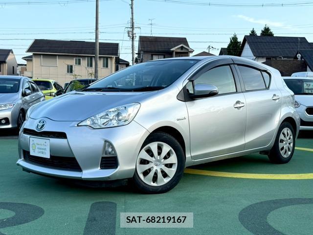 Toyota AQUA 2012-09 8373678-0