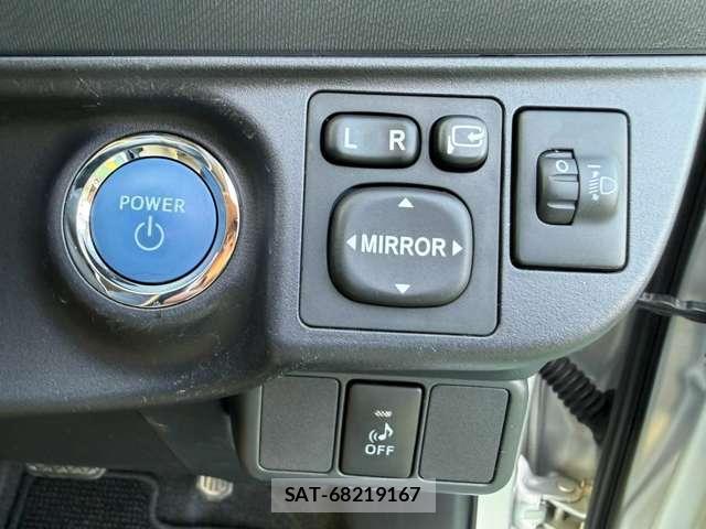 Toyota AQUA 2012-09 8373678-13