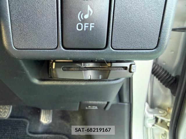 Toyota AQUA 2012-09 8373678-14