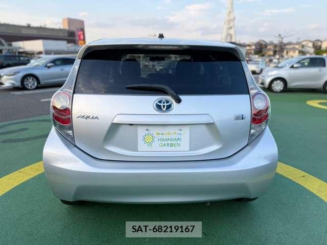 Toyota AQUA 2012-09 8373678-16