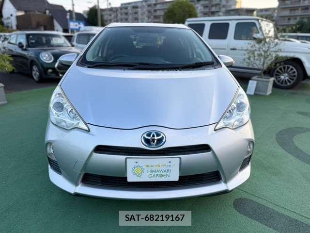 Toyota AQUA 2012-09 8373678-19