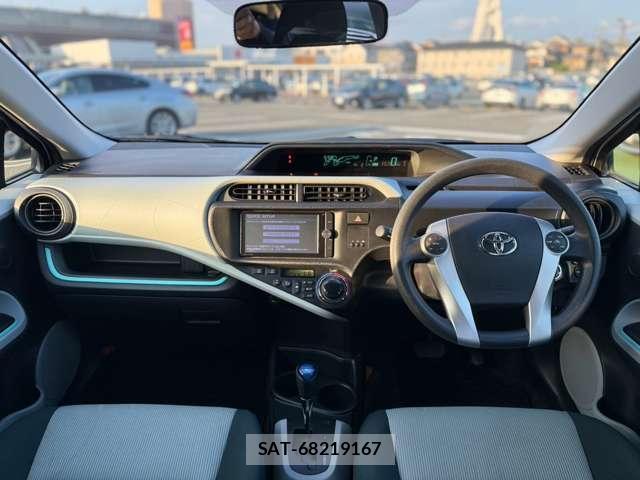 Toyota AQUA 2012-09 8373678-3