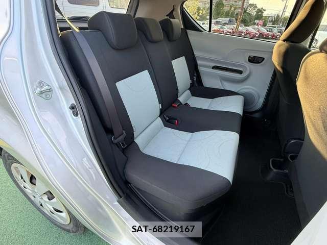 Toyota AQUA 2012-09 8373678-6