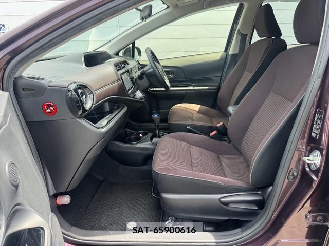 Toyota AQUA 2015-02 8373740-10