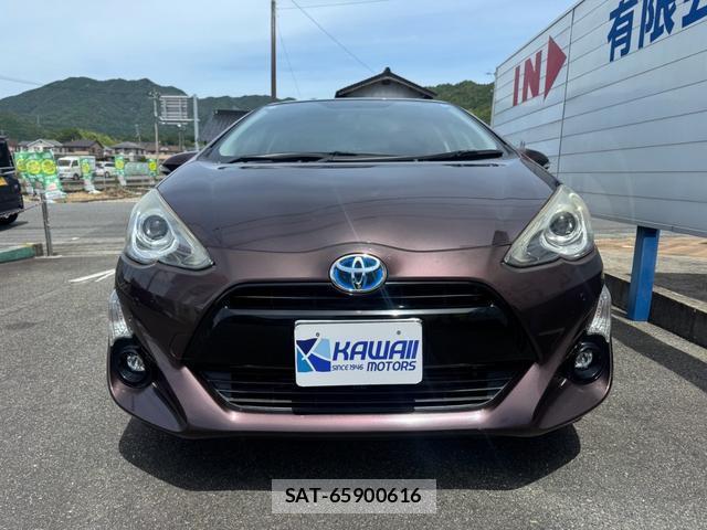 Toyota AQUA 2015-02 8373740-12