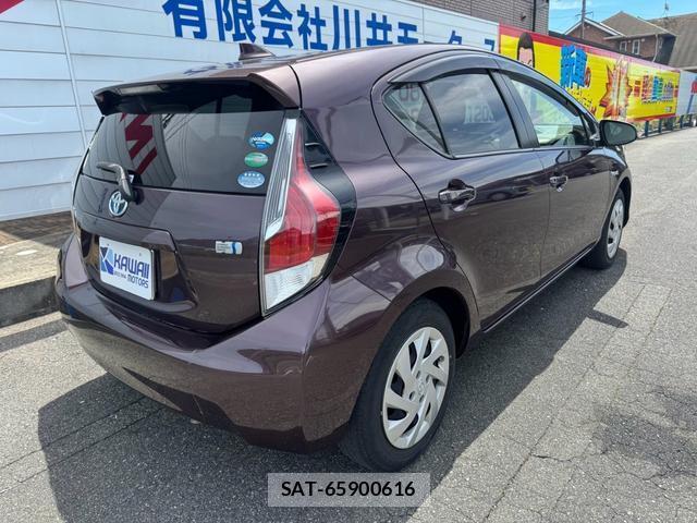 Toyota AQUA 2015-02 8373740-15