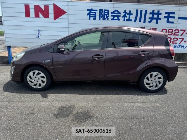 Toyota AQUA 2015-02 8373740-18