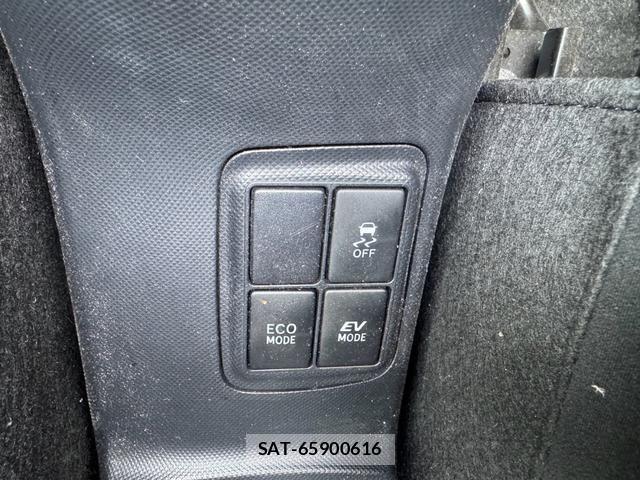 Toyota AQUA 2015-02 8373740-3