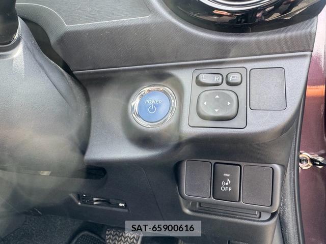 Toyota AQUA 2015-02 8373740-4