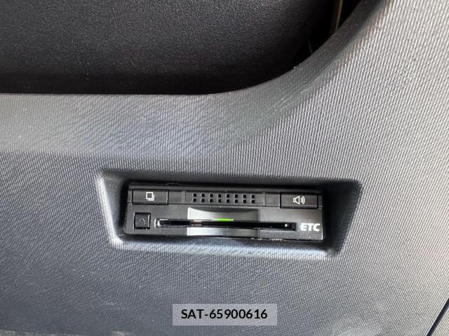 Toyota AQUA 2015-02 8373740-5