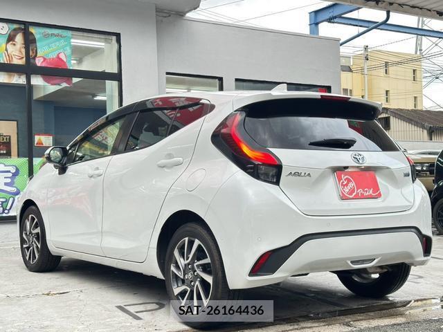Toyota AQUA 2021-09 8373758-12
