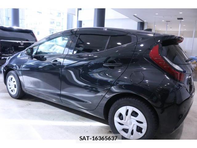 Toyota AQUA 2023-10 8373825-10