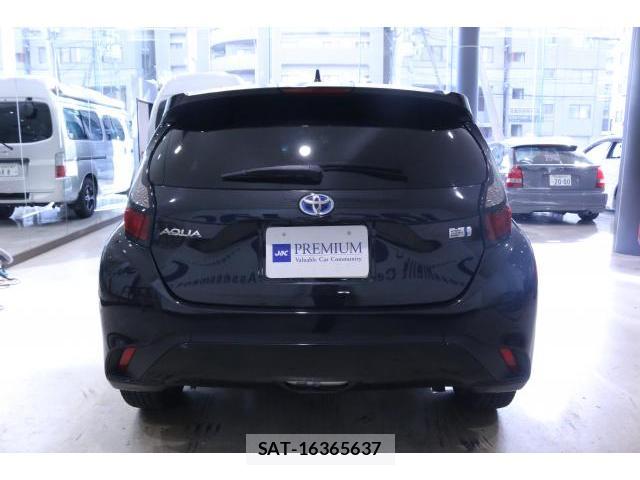 Toyota AQUA 2023-10 8373825-11
