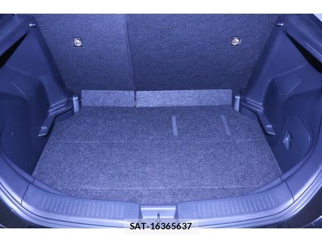 Toyota AQUA 2023-10 8373825-17