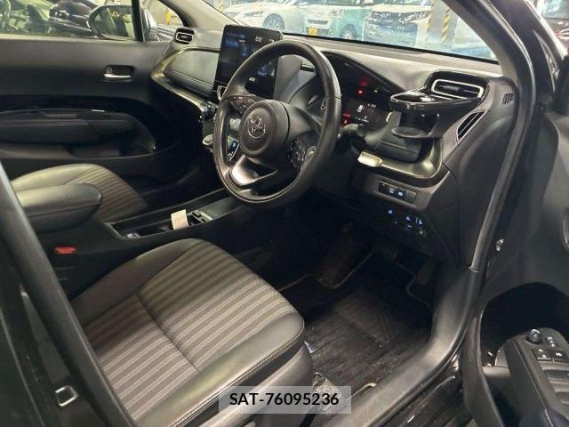 Toyota AQUA 2021-09 8373862-3