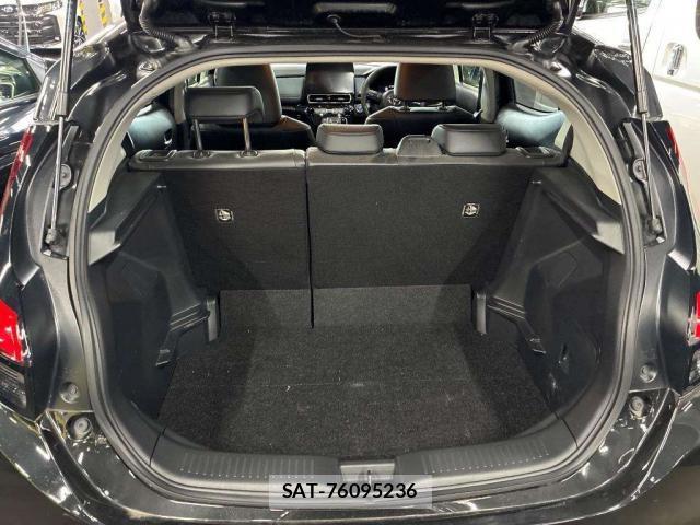 Toyota AQUA 2021-09 8373862-7