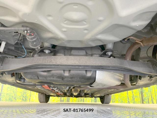 Toyota AQUA 2023-07 8373913-17