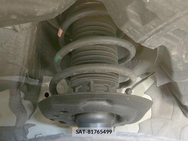 Toyota AQUA 2023-07 8373913-18
