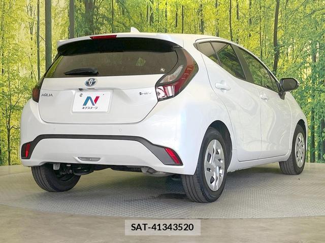 Toyota AQUA 2025-03 8373915-16