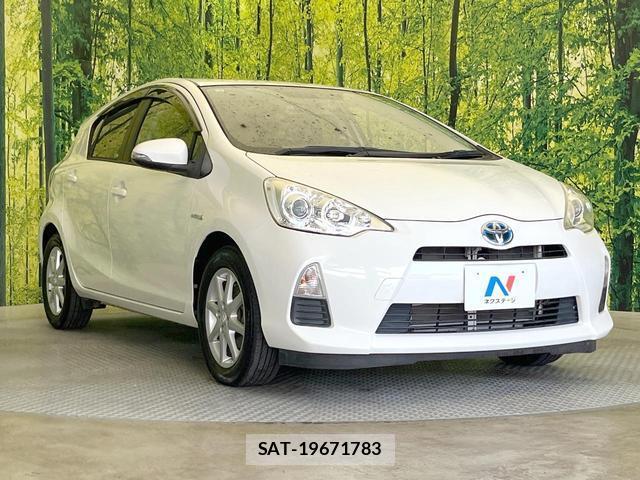 Toyota AQUA 2013-06 8373918-15