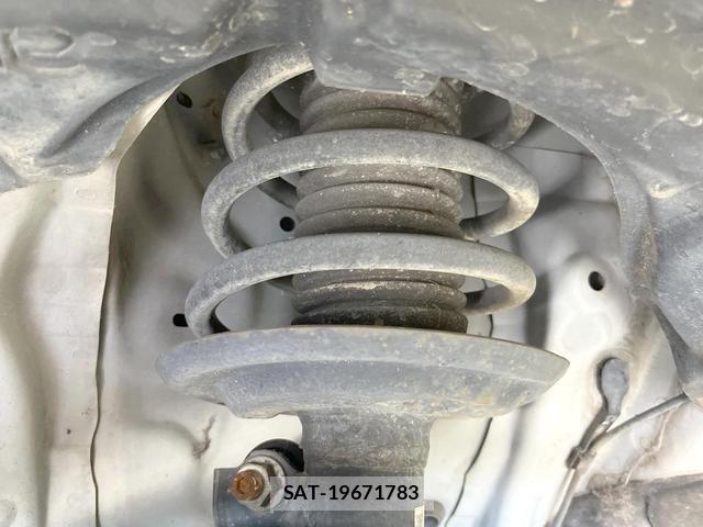 Toyota AQUA 2013-06 8373918-19
