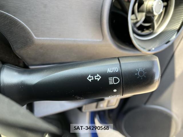 Toyota AQUA 2019-07 8373971-15