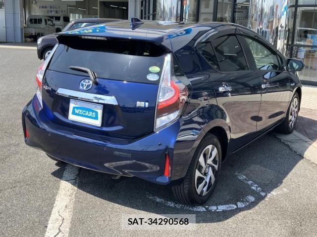 Toyota AQUA 2019-07 8373971-2