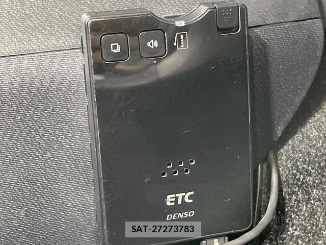 Toyota AQUA 2014-06 8374008-3