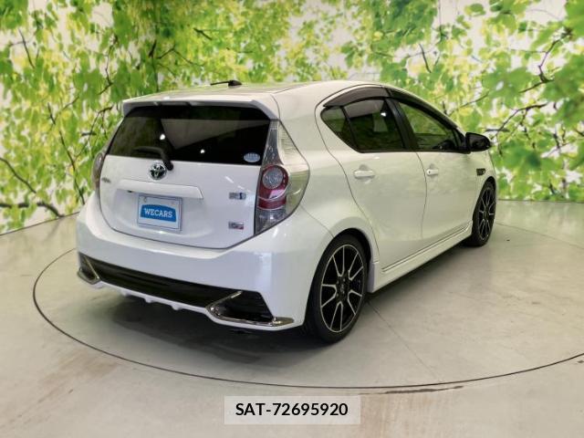 Toyota AQUA 2014-05 8374084-2