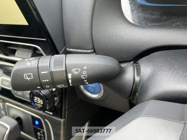 Toyota AQUA 2022-01 8374106-13