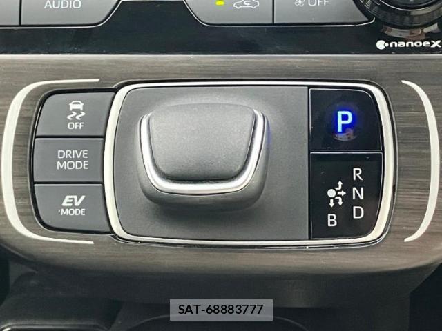 Toyota AQUA 2022-01 8374106-17