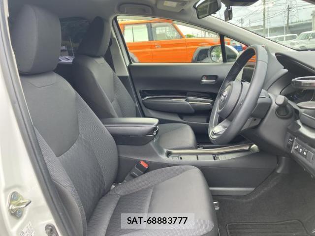 Toyota AQUA 2022-01 8374106-4