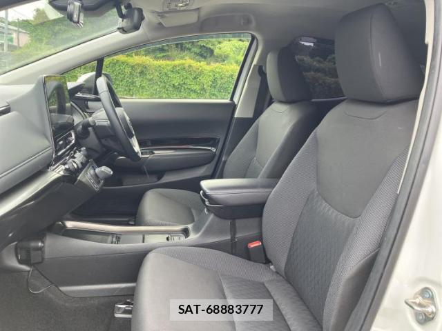 Toyota AQUA 2022-01 8374106-6