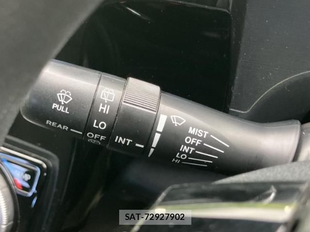 Toyota AQUA 2019-05 8374218-16
