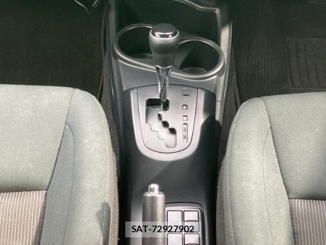 Toyota AQUA 2019-05 8374218-17